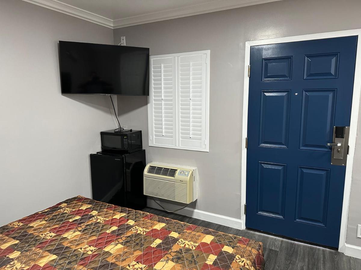 Vegas Motel West Athens ภายนอก รูปภาพ